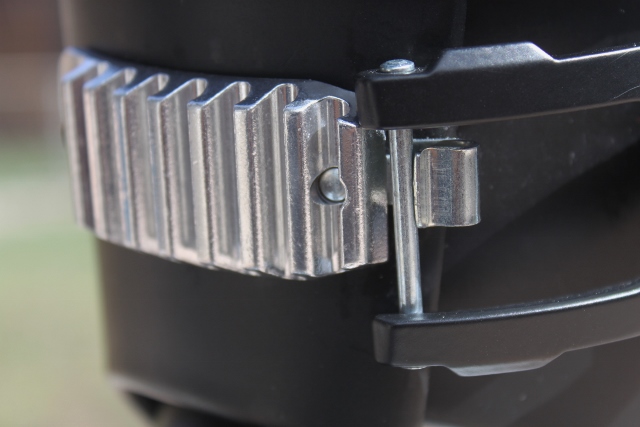 The three-buckle system includes this wide cuff buckle with touring setting. (Photo: Jared Hargrave - UtahOutside.com)