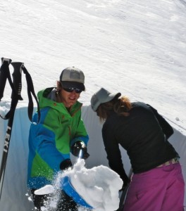 Digging a snow pit for a column test at a level 1 avalanche course. (Photo: Melissa McGibbon)