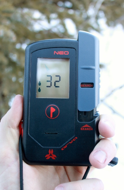 The Arva Neo has good ergonomics in hand and has a large, easy to read LCD. (Photo: Jared Hargrave - UtahOutside.com)