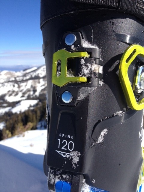 The ski/walk mode switch is horizontal, for easy operation and transitioning. Simply swipe your hand over it after buckling the top buckle. (Photo: Jared Hargrave - UtahOutside.com)