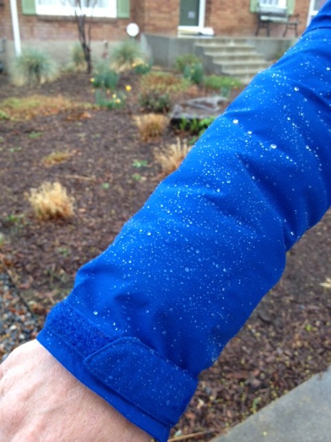 Velcro closures on the Mountain Hardwear Stretch Ozonic sleeves also help keep rain out. (Photo: Callista Pearson)