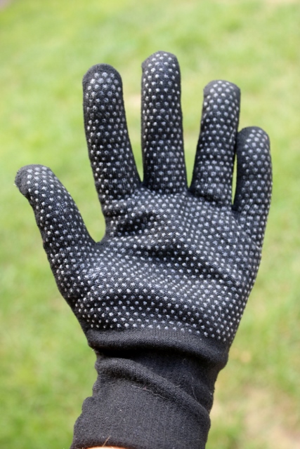 Hanz lightweight waterproof gloves have good grip. (Photo: Jared Hargrave - UtahOutside.com)